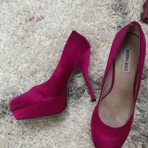 Steve Madden pink satin round toe pumps size 10